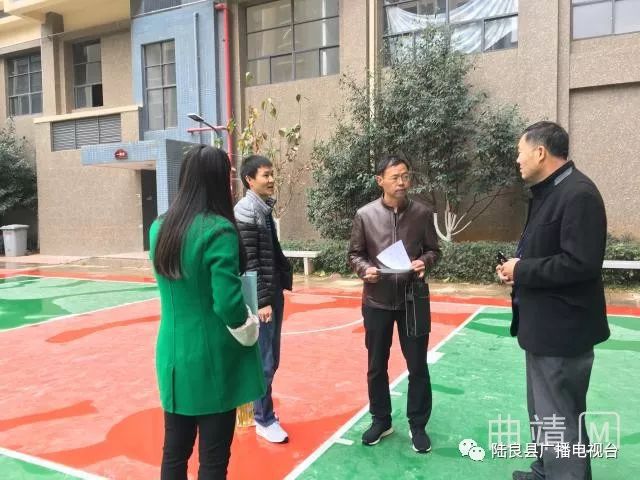 天博体育官方平台入口同乐街道首块硅PU篮球场在龙园小区建成正式投入使用(图3)