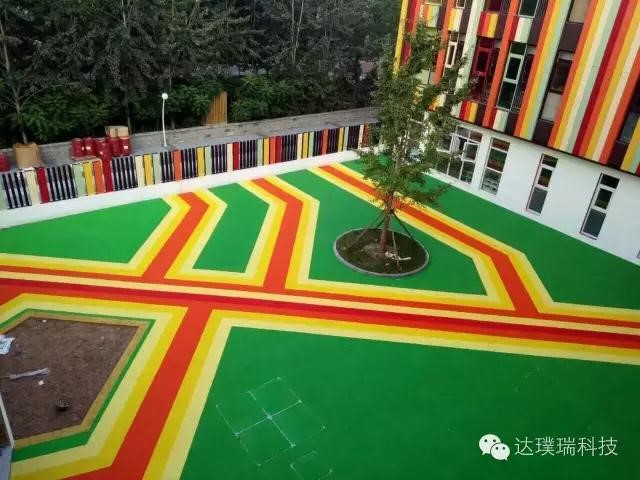 天博体育官方平台入口中新生态城幼儿园应用环保材料健康跑道(图1)